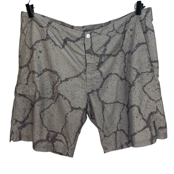 Reebok Grey Stone XL Men’s Shorts Velcro Closure Workout Shorts Athletic - Picture 1 of 6